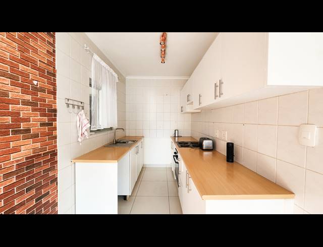 2.5 BEDROOM APARTMENT TO LET IN BLOUBERGRANT